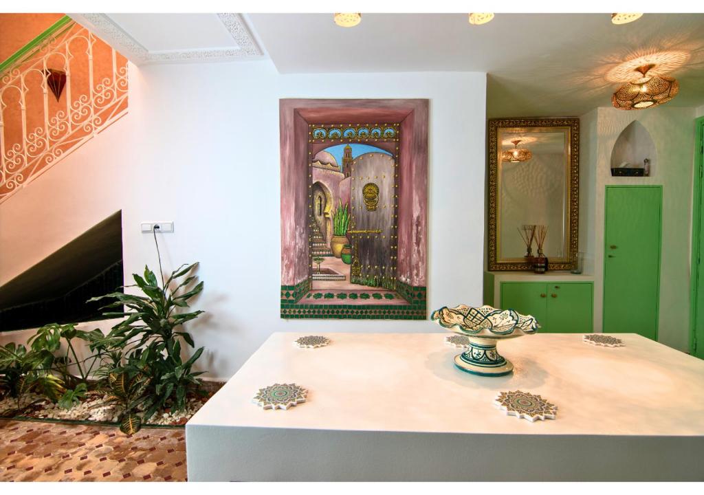 Luxury Riad Marrakech • 3BR • Rooftop & Jacuzzi · Photo 3